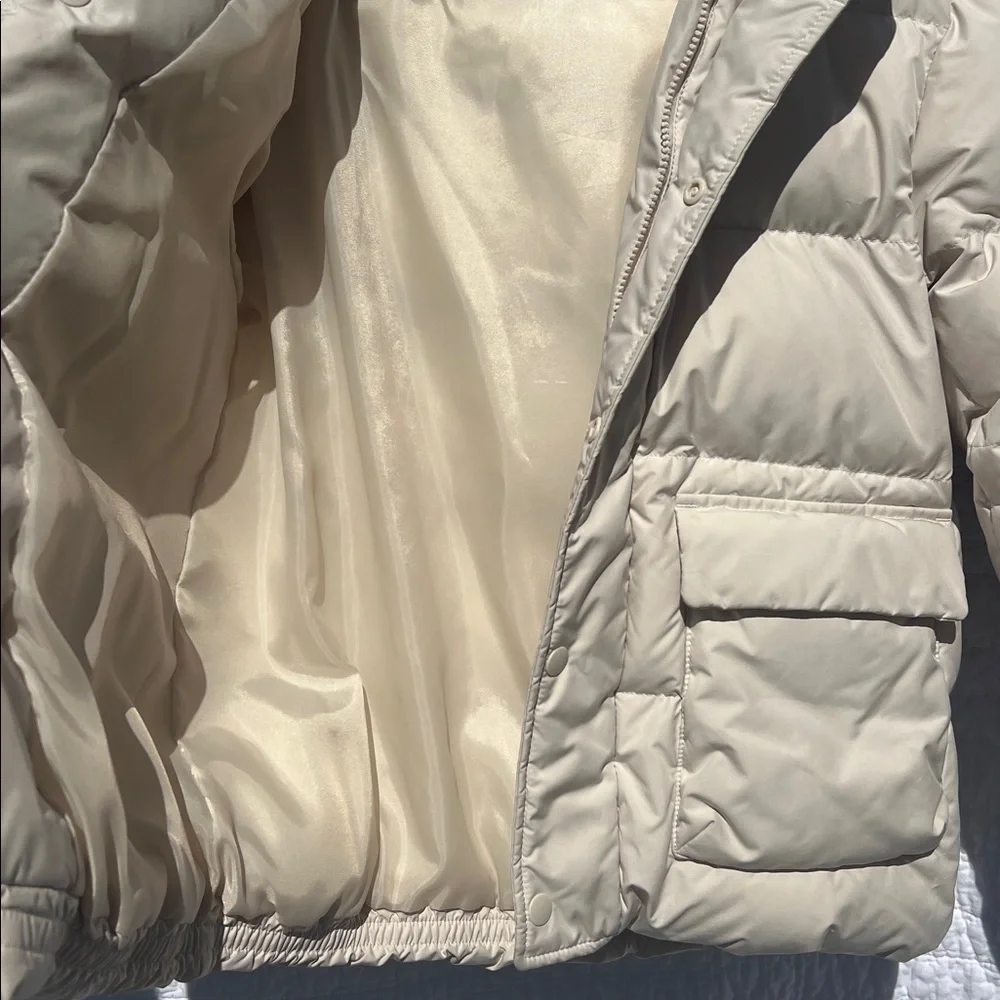 Uniqlo Kids Down Puffer Jacket - Picture 3 of 8